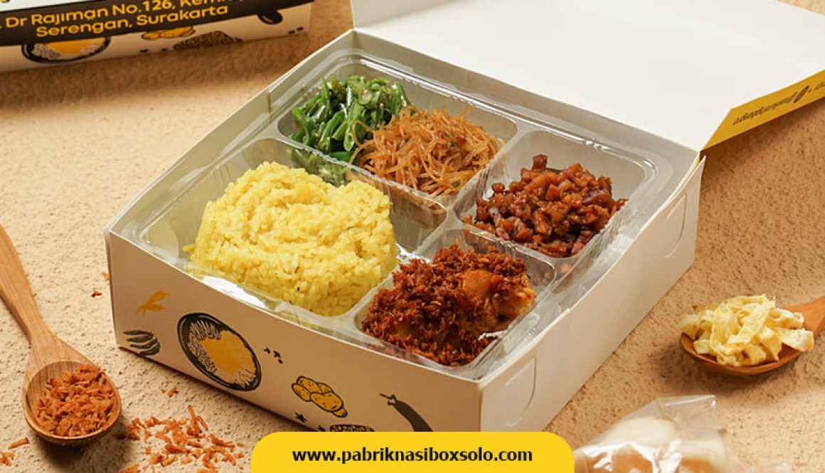 Lezatnya Nasi Kuning Bang Ro Buat Menu Makan Malam, Kuliner Enak di Solo Seporsi Cuma Rp 10 Ribu