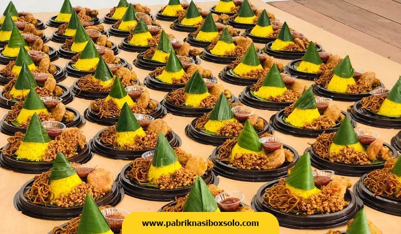 Nasi Tumpeng Solo Murah dan Berkualitas Nasi Tumpeng Solo Murah dan Berkualitas