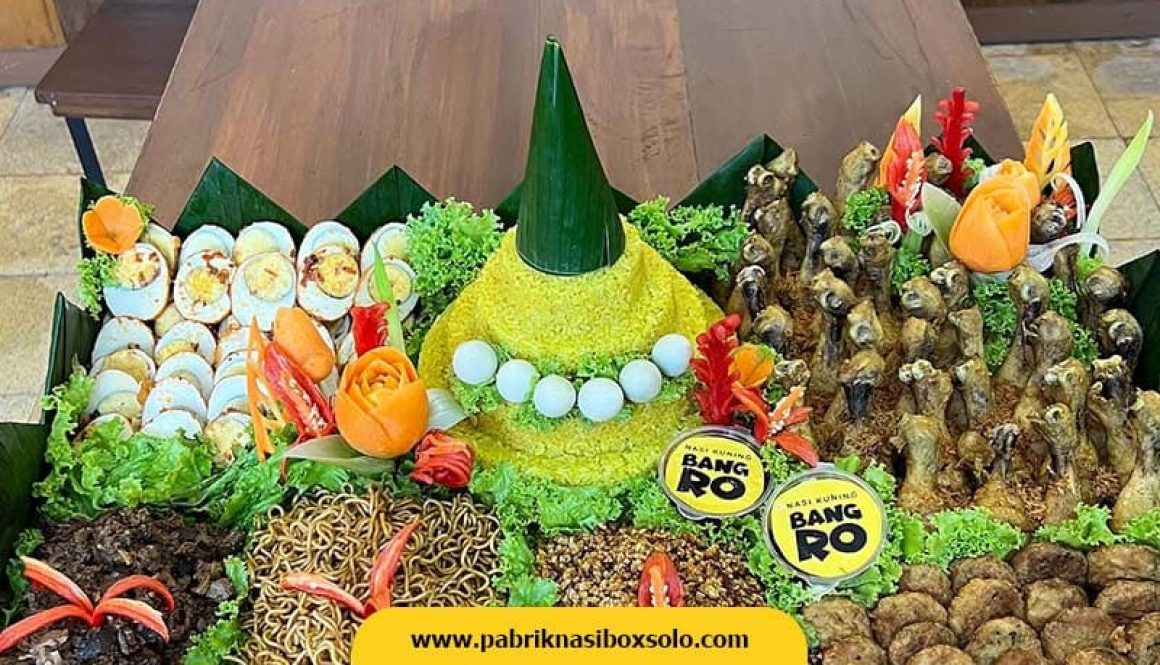Pesan Nasi Tumpeng Solo